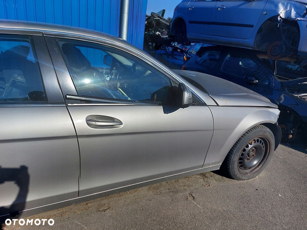 Drzwi prawy przód Mercedes C-klasa W204