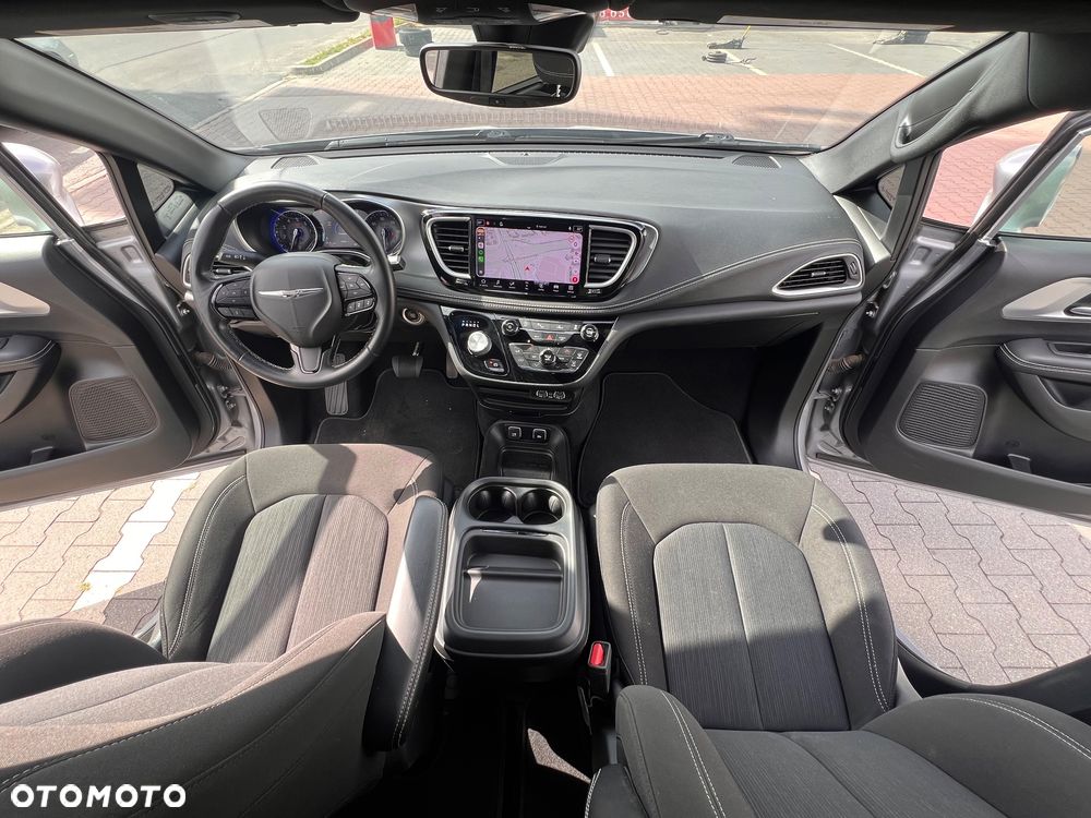 Chrysler Pacifica - 7