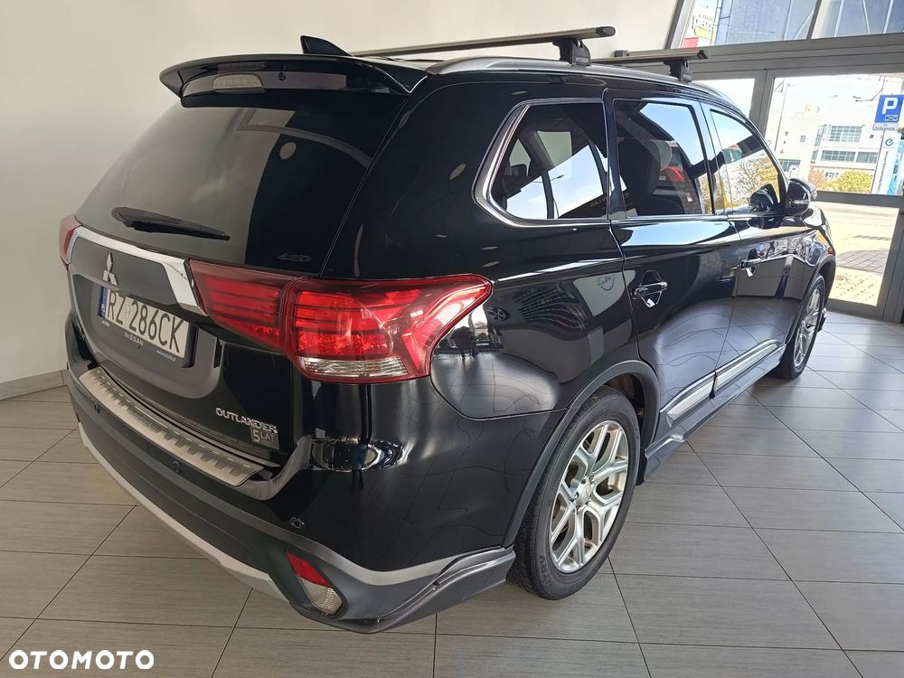 Mitsubishi Outlander - 4
