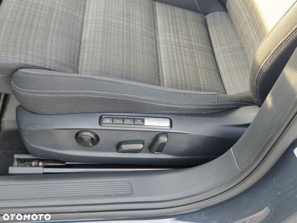 Volkswagen Passat 1.5 TSI OPF DSG Business - 10