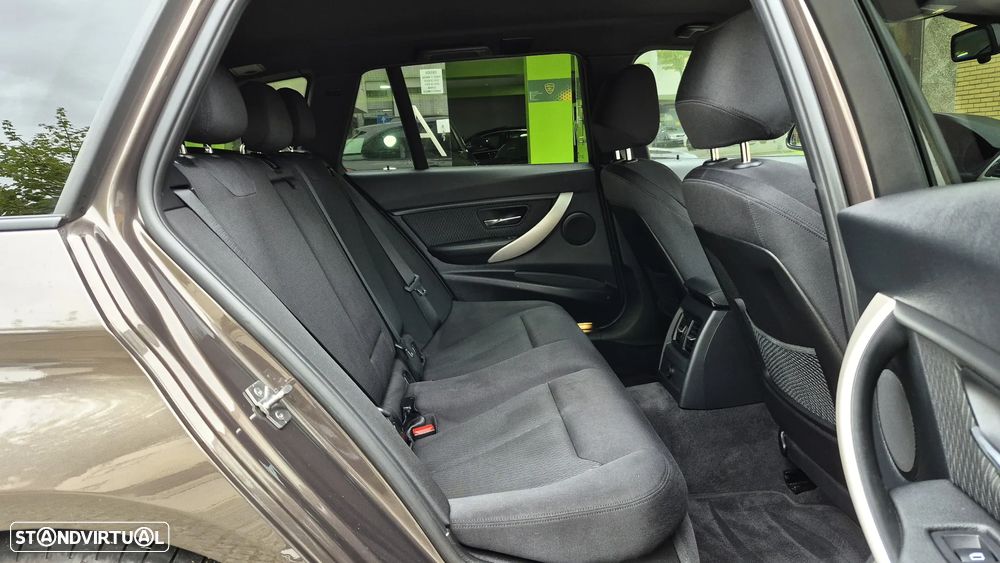 BMW 320 d Sport-Aut. Efficient Dynamics Edition - 21