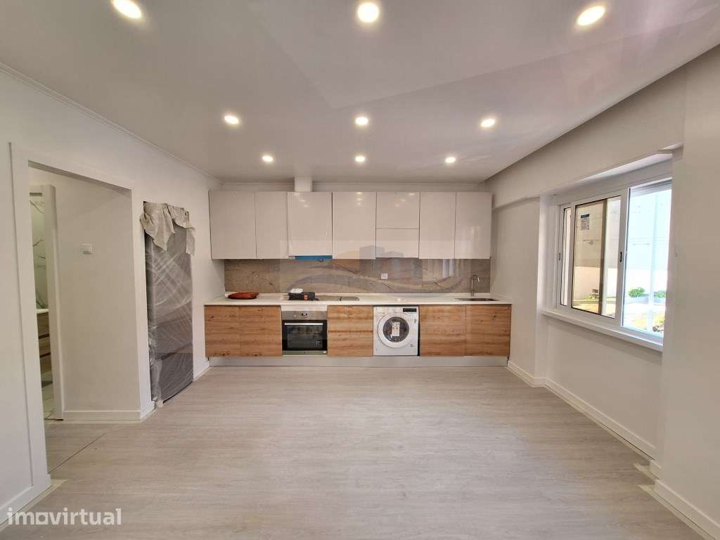 T2 totalmente remodelado, com suite, Damaia - Grande imagem: 3/23
