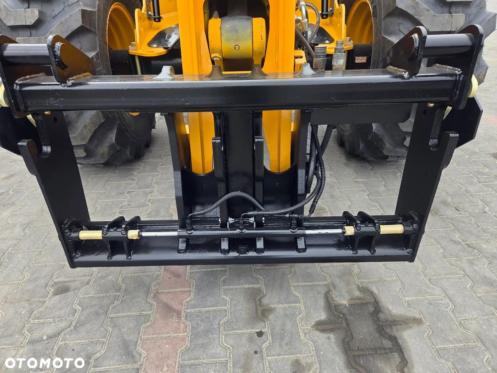 JCB TM 320 S  542. 70 MANITOU - 12