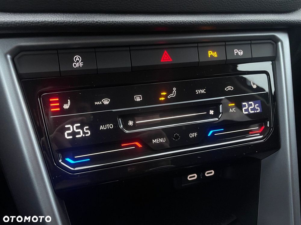 Volkswagen T-Roc 1.0 TSI Life Plus - 22