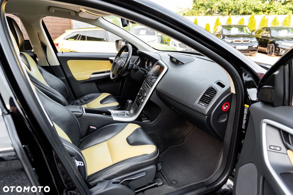 Volvo XC 60 D5 AWD - 25
