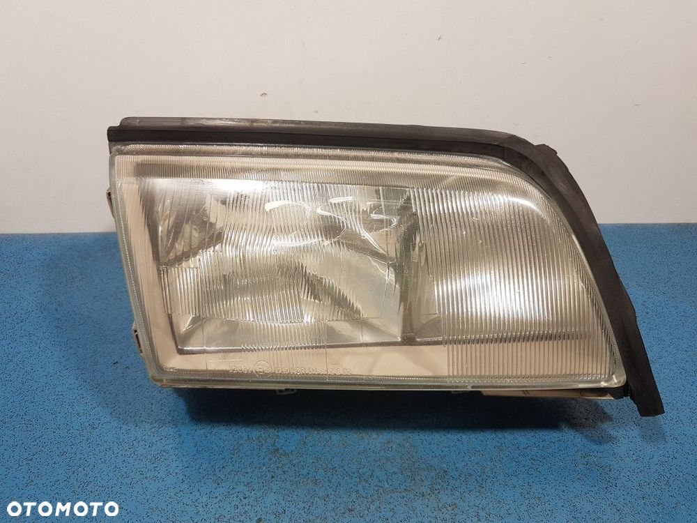 MERCEDES-BENZ C180 W202 REFLEKTOR PRAWY - 1