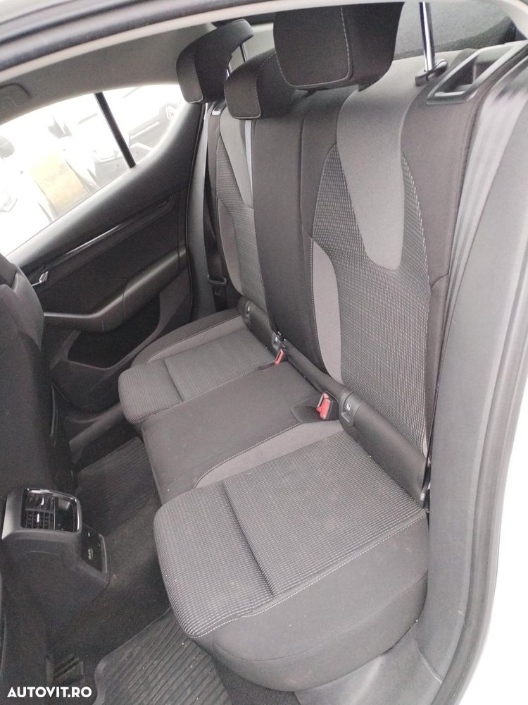 Skoda Octavia 2.0 TDI Ambition - 6