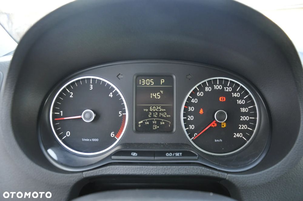 Volkswagen Polo 1.6 TDI DSG MATCH - 10