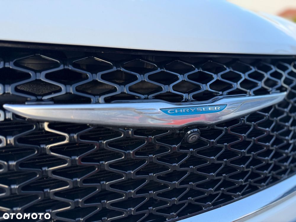 Chrysler Pacifica - 17