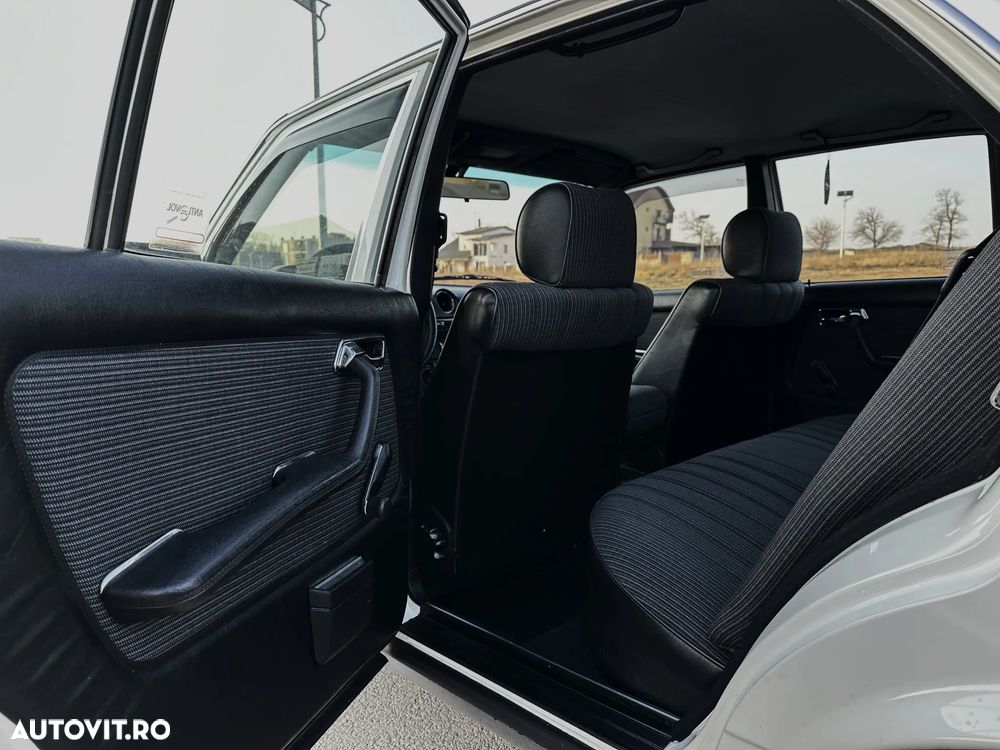 Mercedes-Benz W123 - 26