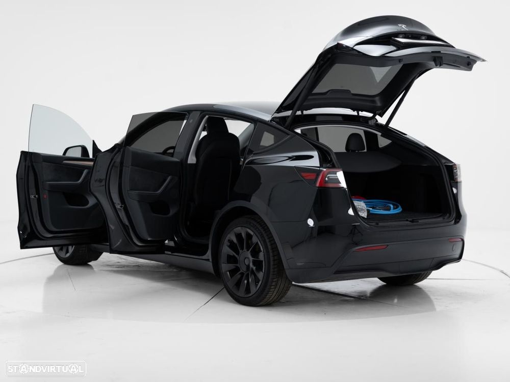 Tesla Model Y Long Range Dual Motor AWD - 6