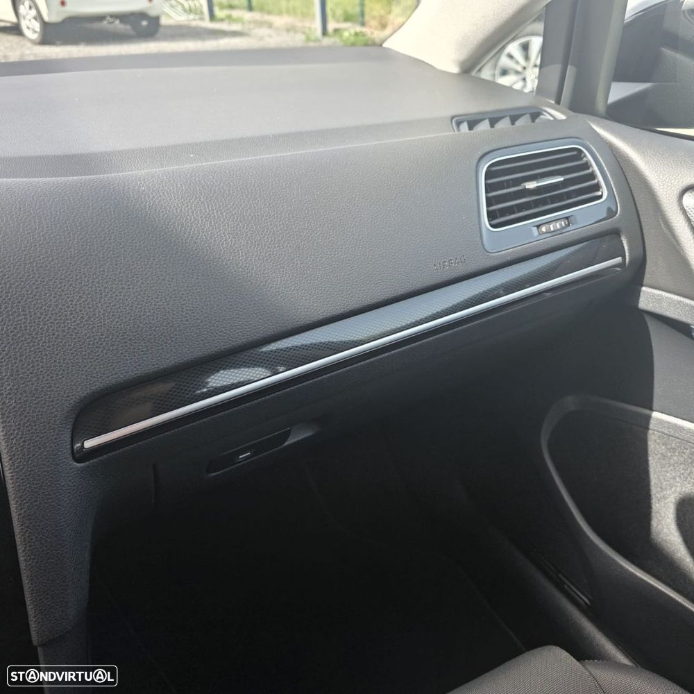 VW Golf 1.6 TDi Highline - 29