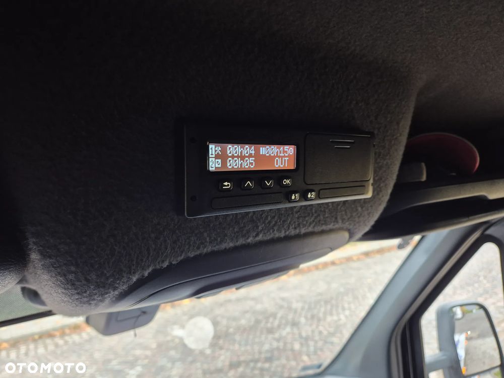 Mercedes-Benz Sprinter - 25