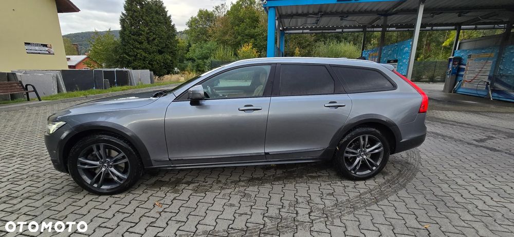 Volvo V90 Cross Country - 2