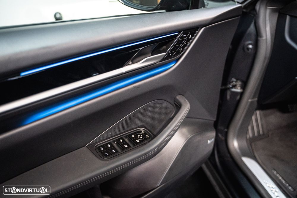 Porsche Macan Electric - 9