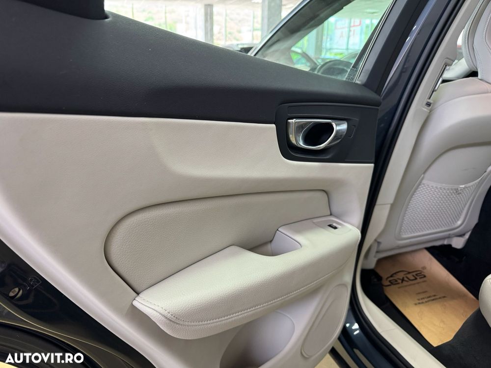 Volvo XC 60 T6 AWD Recharge Geartronic Inscription - 25