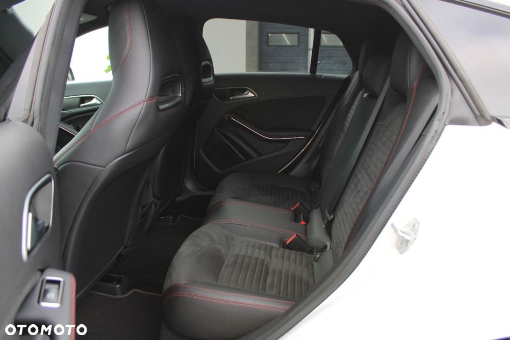 Mercedes-Benz CLA - 25
