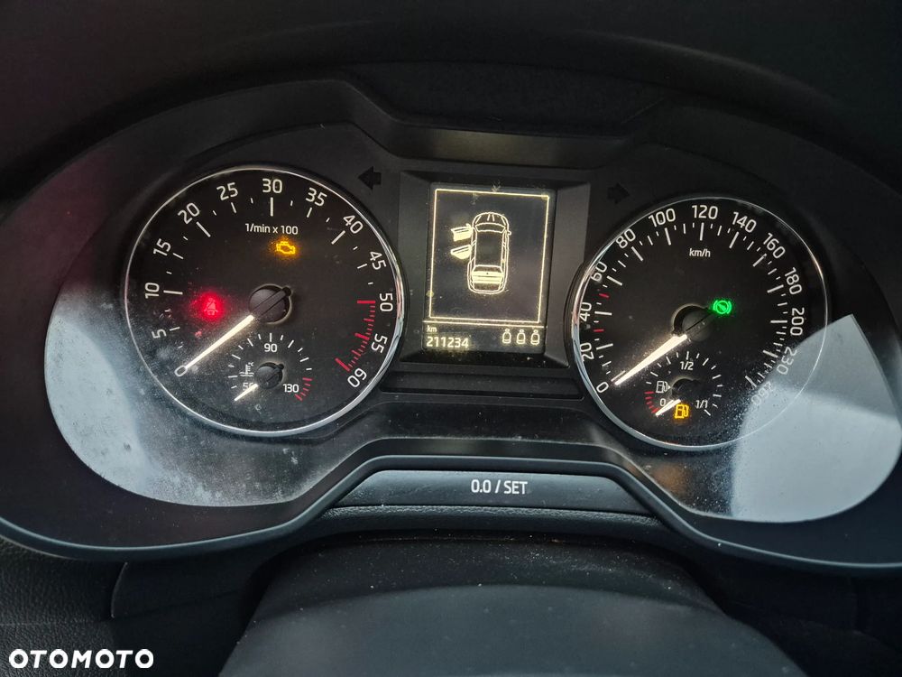 Skoda Octavia 1.6 TDI Edition DSG - 12