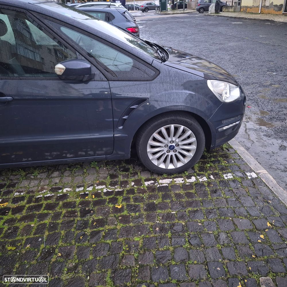 Ford S-Max 2.0 TDCi Titanium 7L - 23