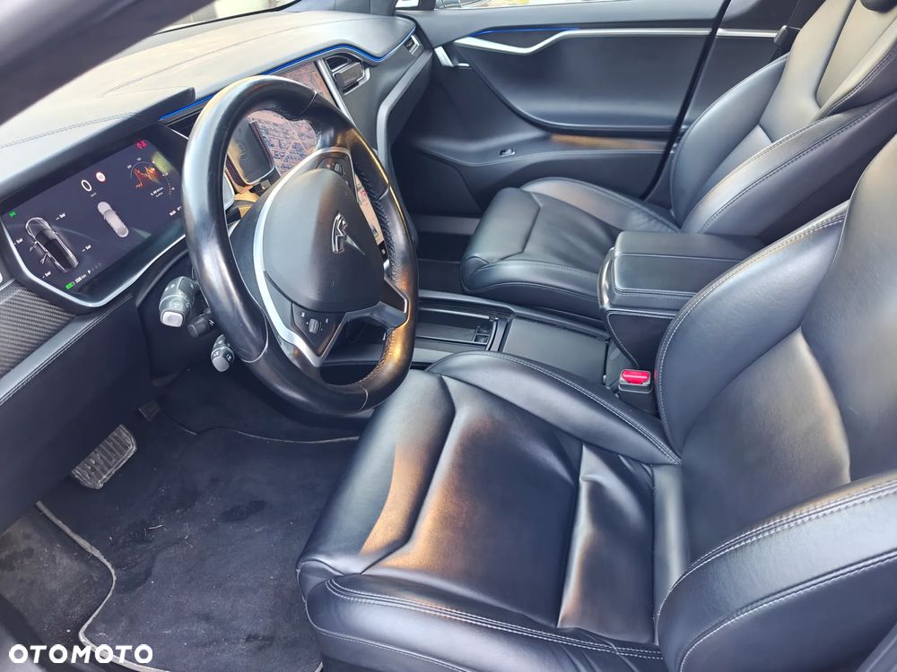 Tesla Model S - 9