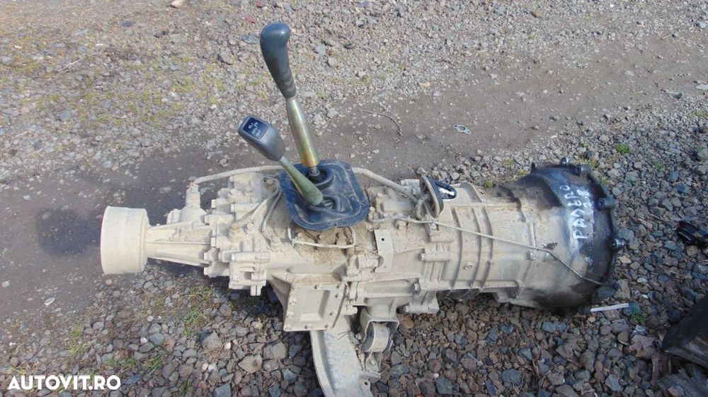 Cutie de transfer mitsubishi Pajero mk2 motor 2.8 cutie de viteze dezmembrez pajero 2.8 mk2 - 3