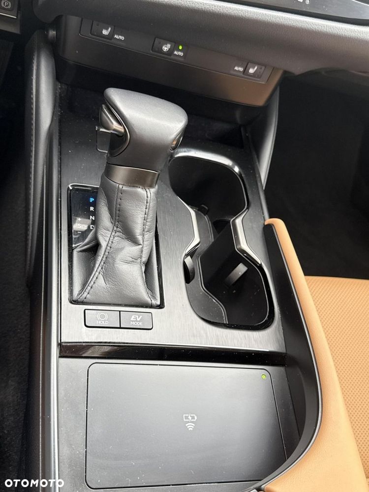 Lexus ES 300h Business Edition - 23
