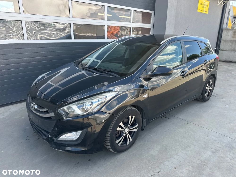Hyundai i30 1.6 CRDi Classic + - 6