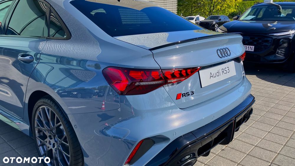 Audi RS3 Limousine - 10