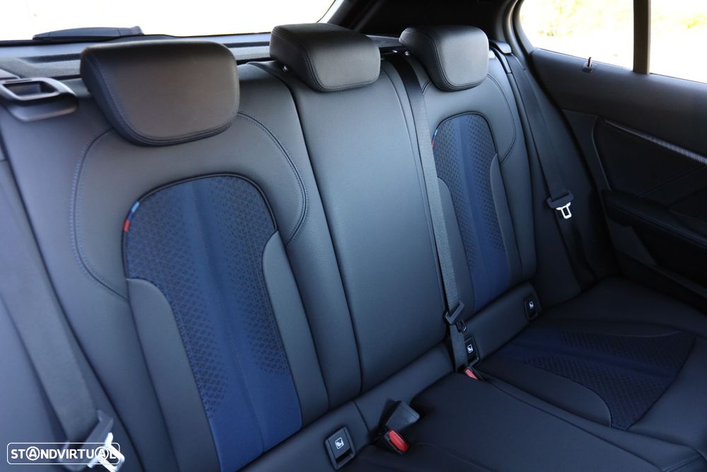 BMW 116 d Pack Desportivo M Auto - 22