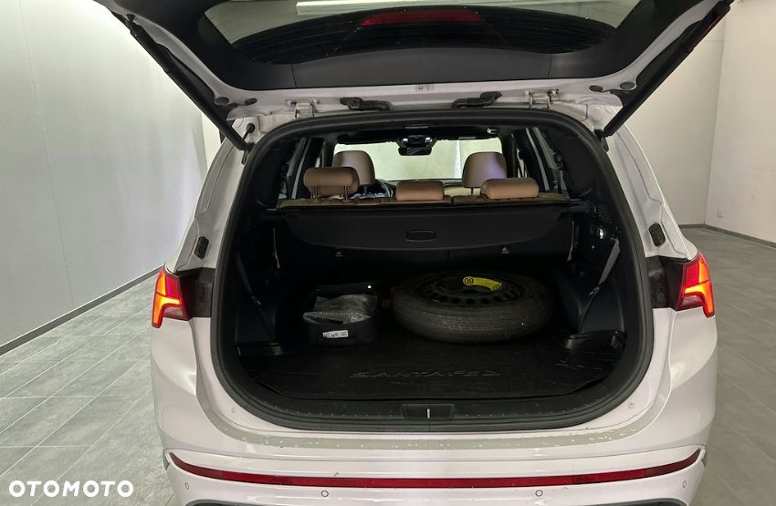 Hyundai Santa Fe 1.6 Plugin-Hybrid 4WD SEVEN Signature - 18