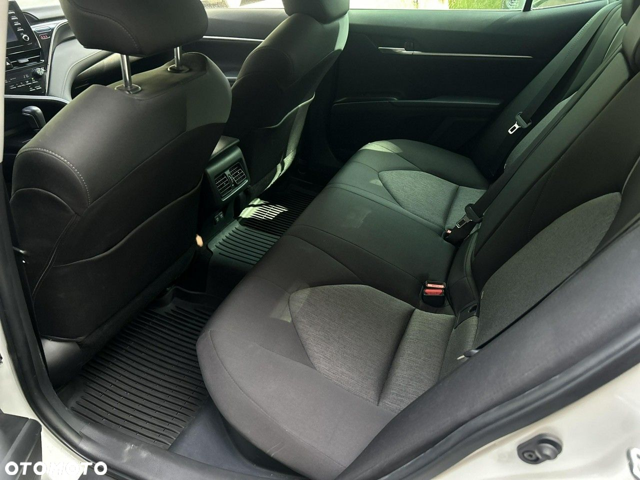 Toyota Camry - 11