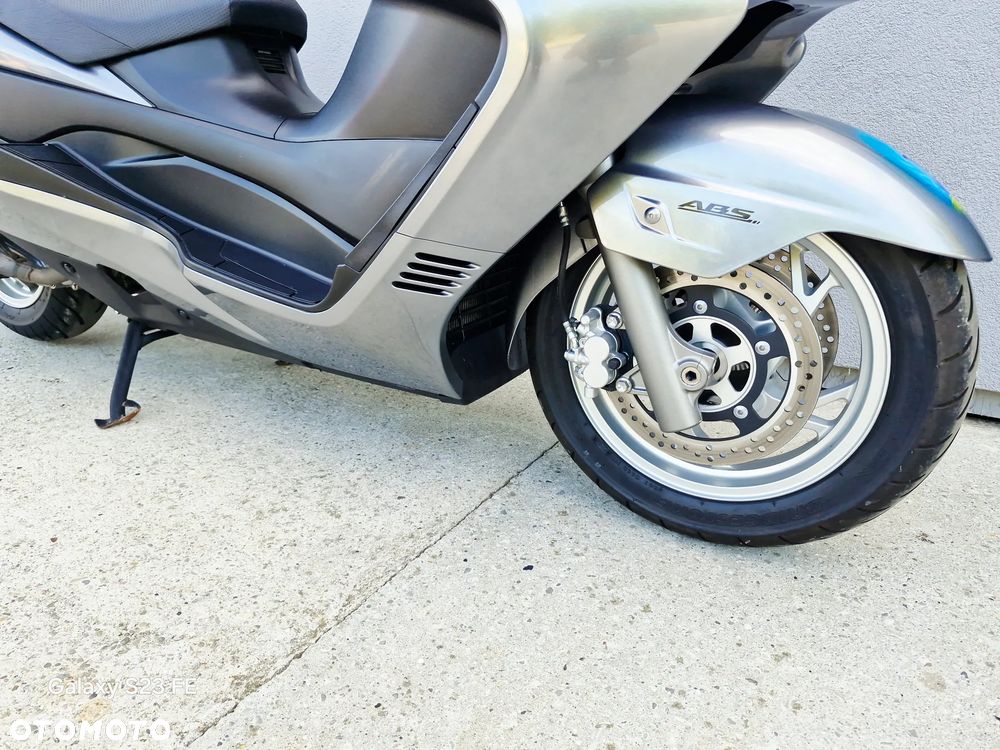 Suzuki Burgman - 21
