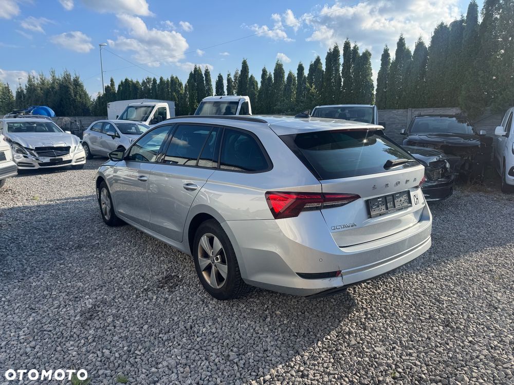 Skoda Octavia 2.0 TDI DSG 4x4 Ambition - 4