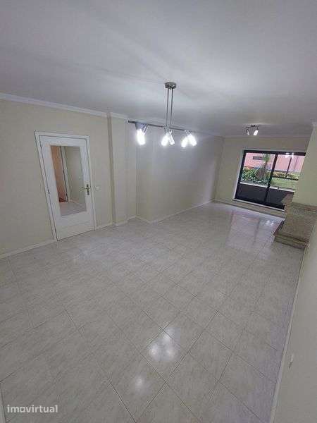 T2 com Piscina Valongo - Grande imagem: 2/12