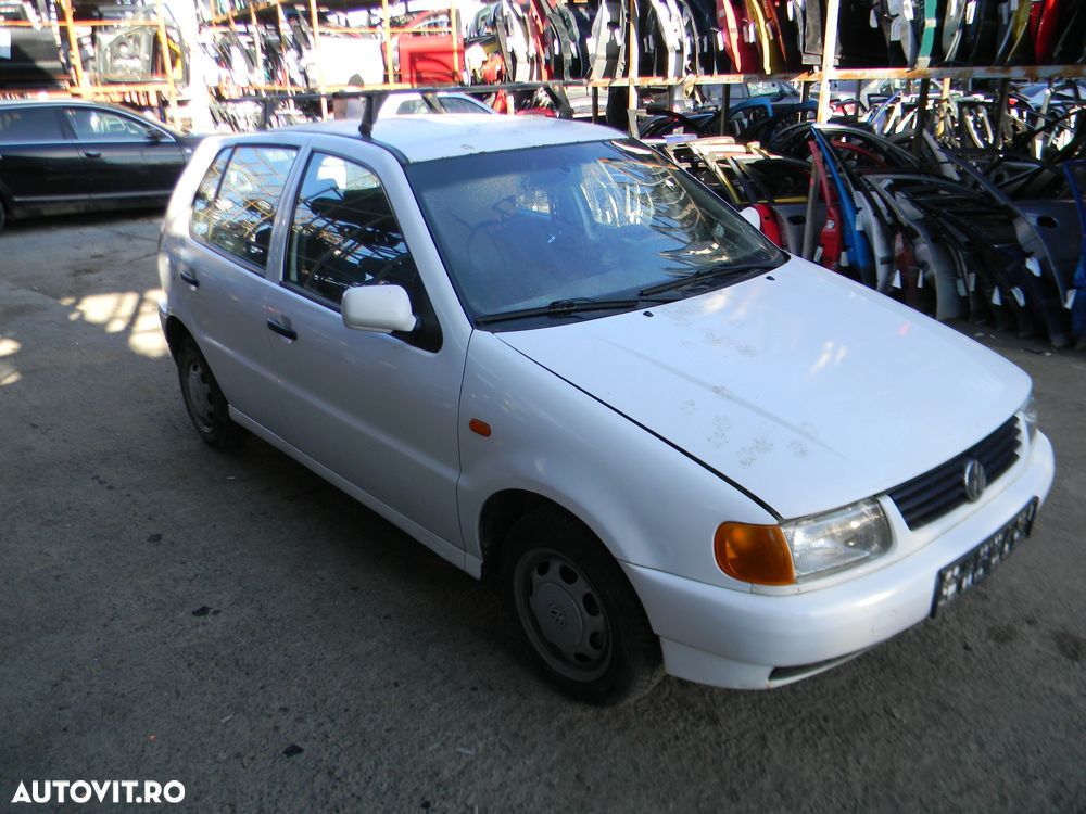Dezmembrari  VW POLO (6N1)  1994  > 1999 60 1.4 Benzina - 6