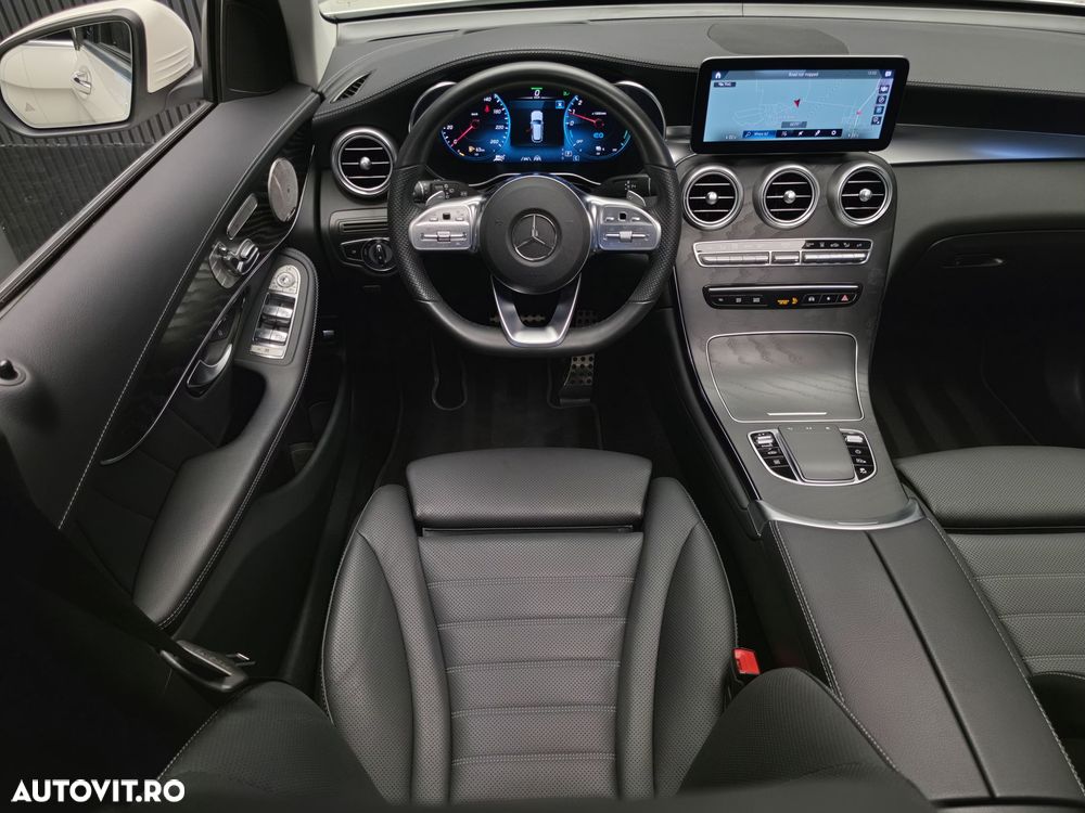 Mercedes-Benz GLC 300 e 4Matic 9G-TRONIC AMG Line Plus - 31