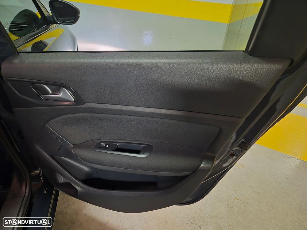 Peugeot 308 SW 1.6 BlueHDi Style - 37