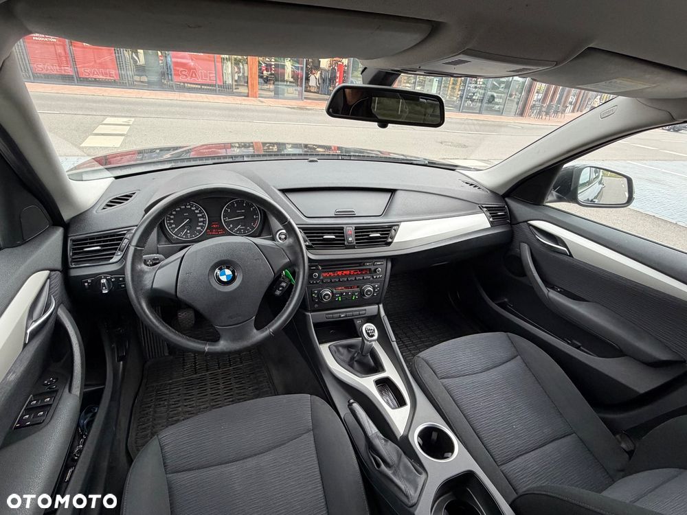 BMW X1 sDrive18i - 11