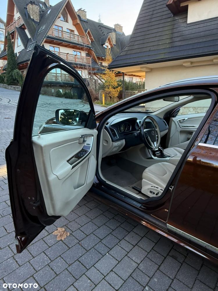 Volvo XC 60 D4 AWD Summum - 27