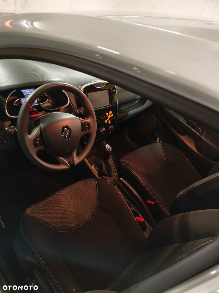 Renault Clio - 10