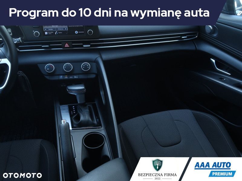 Hyundai Elantra - 9
