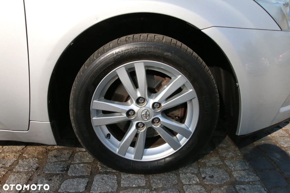 Toyota Avensis 1.8 Sol - 30