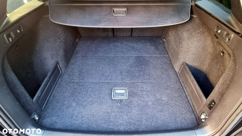 Volkswagen Passat - 17