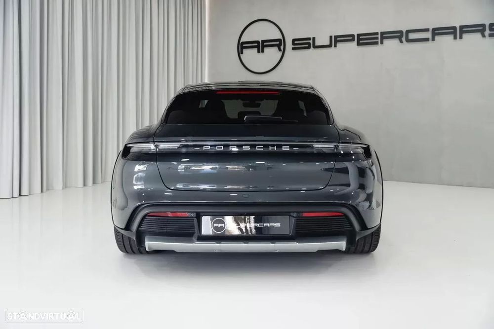 Porsche Taycan Cross Turismo 4 - 15