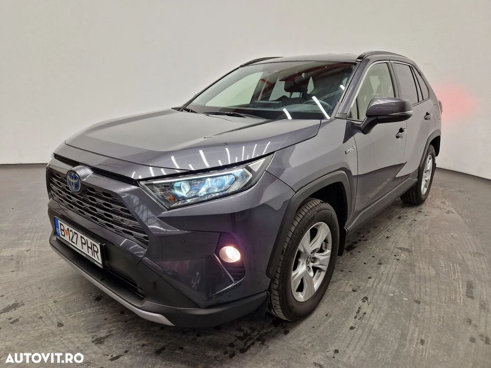 Toyota RAV4 - 1