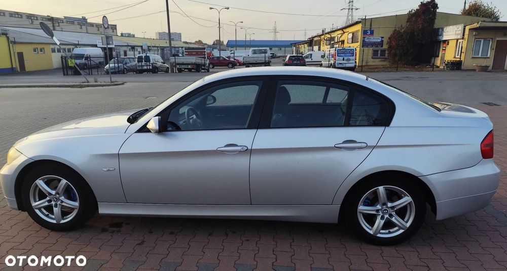 BMW 318I 2006 photo 3