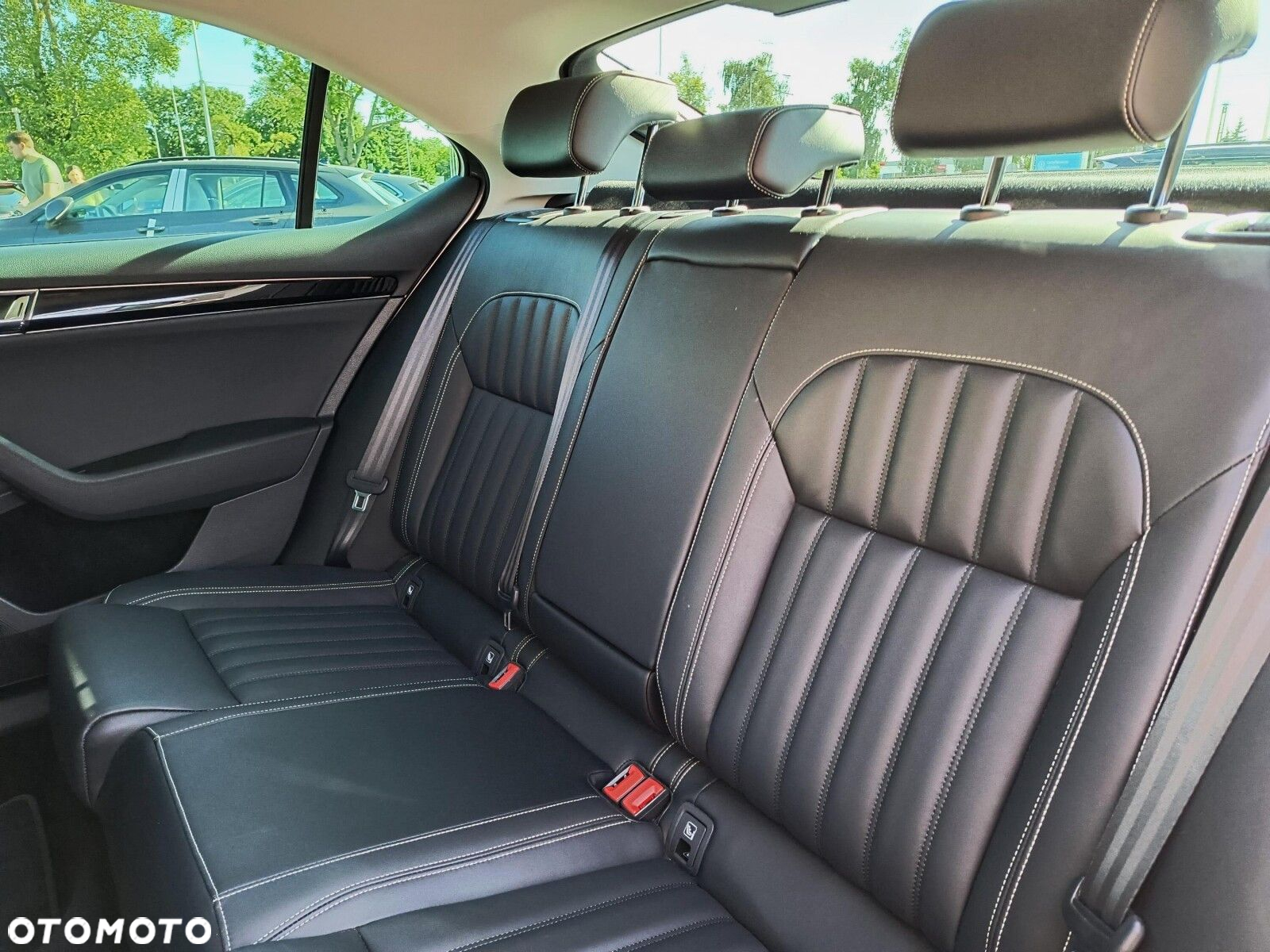 Skoda Superb 2.0 TDI SCR L&K DSG - 24