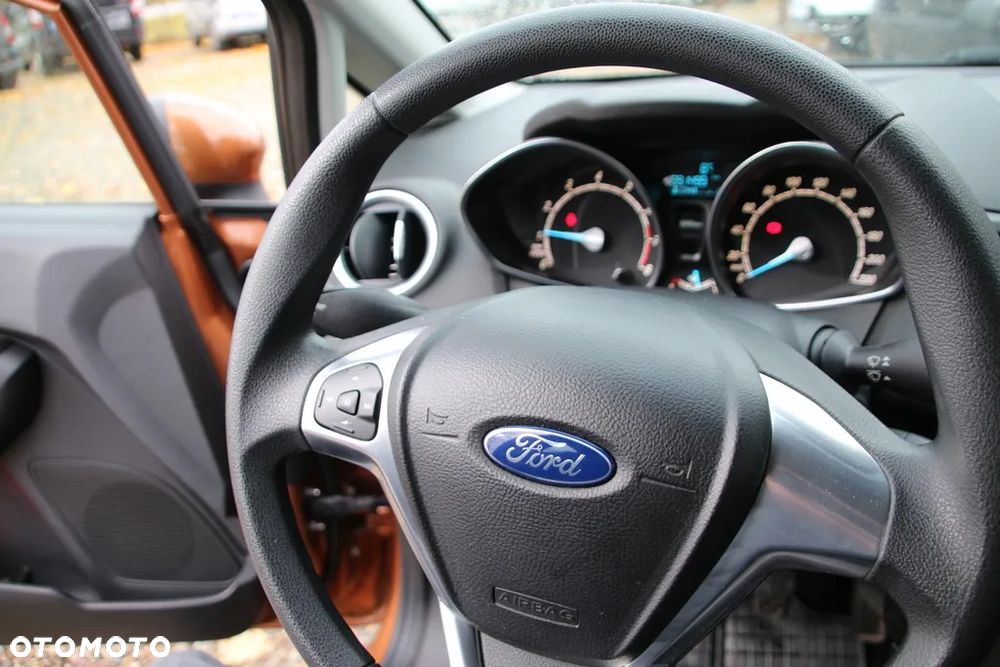 Ford Fiesta 1.25 Ambiente - 26