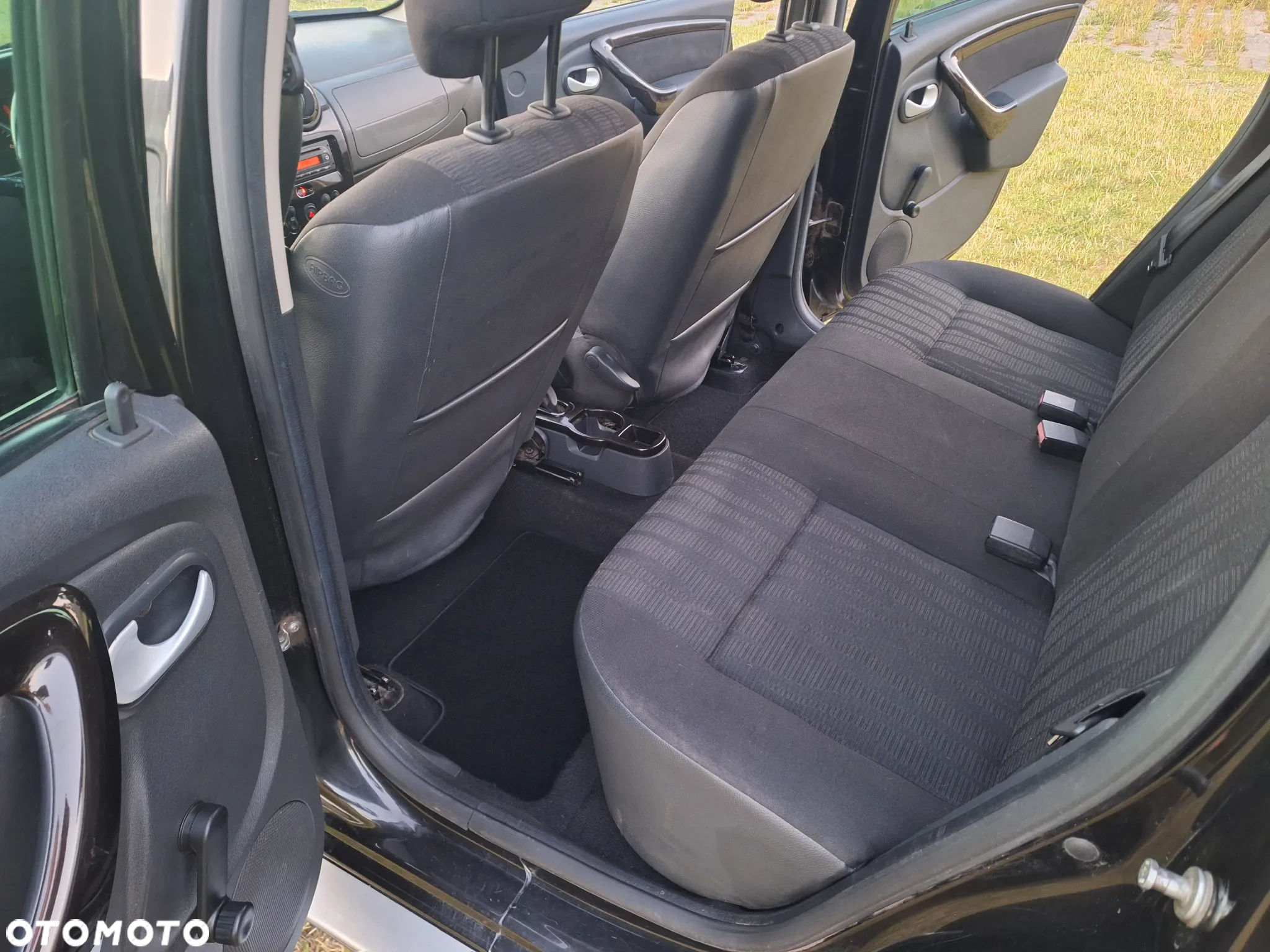Dacia Duster 1.6 16V 4x2 Prestige - 9
