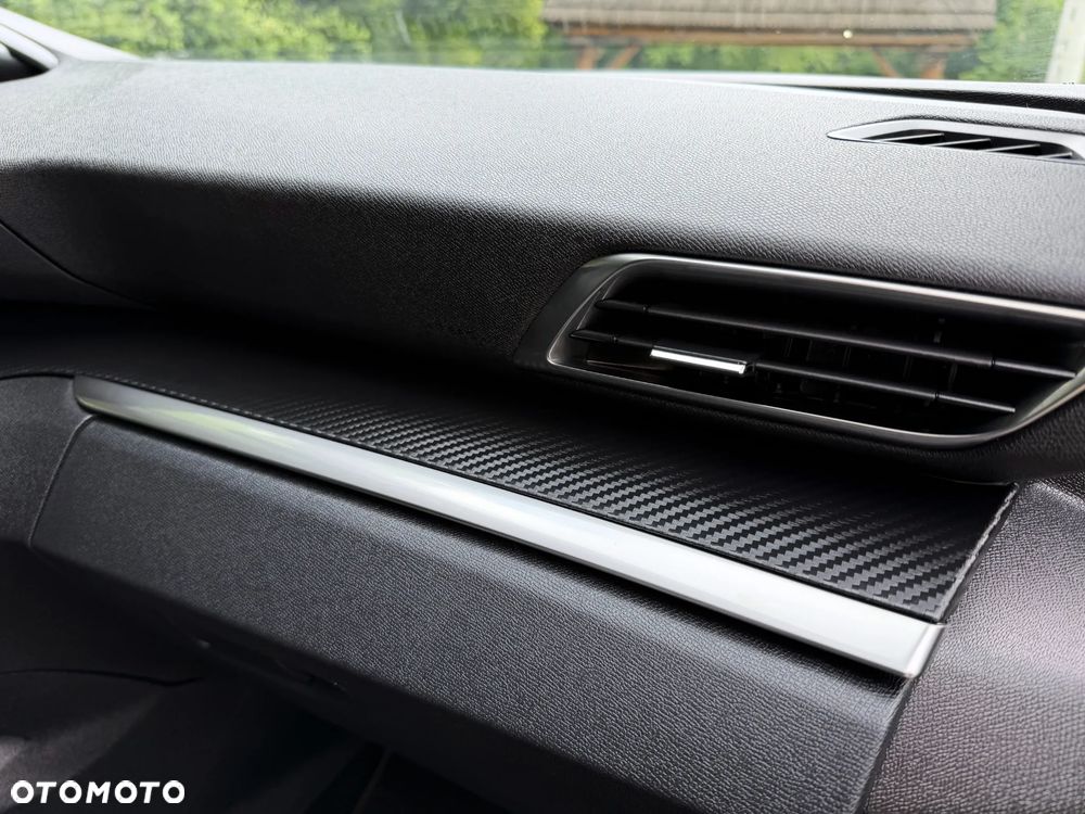 Peugeot 3008 PureTech 130 Stop & Start GPF EAT8 Allure - 35